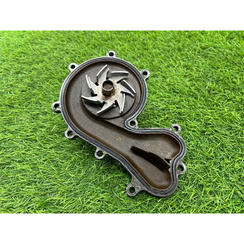 Помпа (система охлаждения) Volkswagen Touareg NF 2013 3.0 TDI CRCA 059121008J