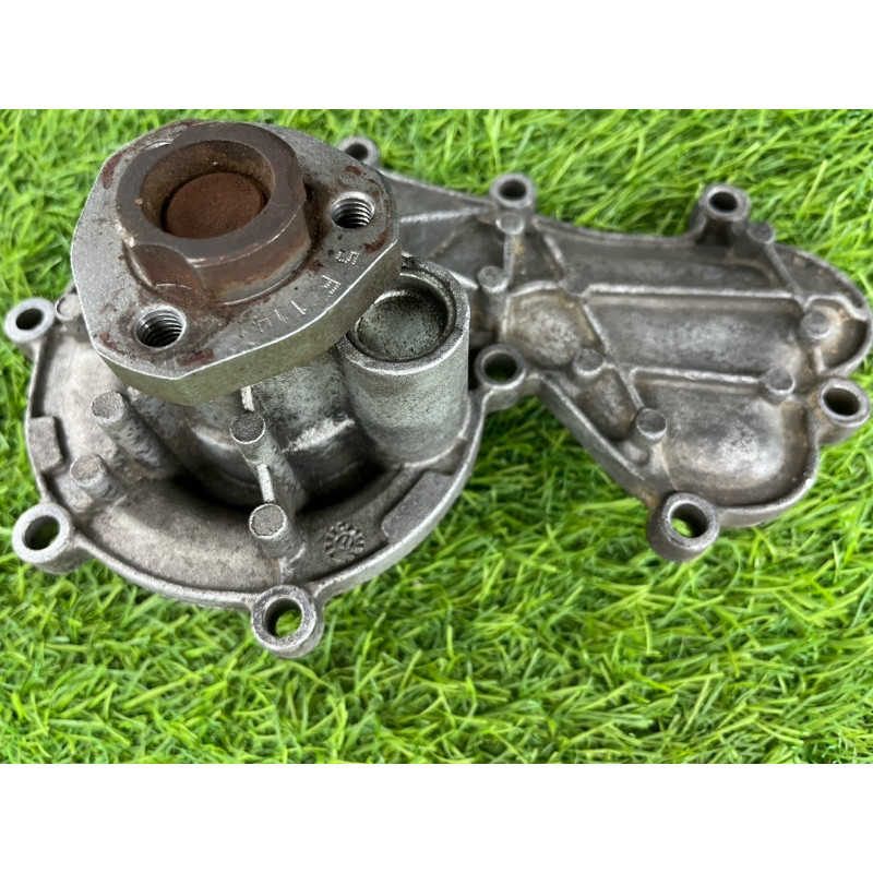 Помпа (система охлаждения) Volkswagen Touareg NF 2013 3.0 TDI CRCA 059121008J