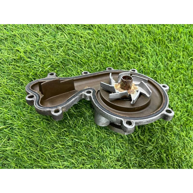 Помпа (система охлаждения) Volkswagen Touareg NF 2013 3.0 TDI CRCA 059121008J