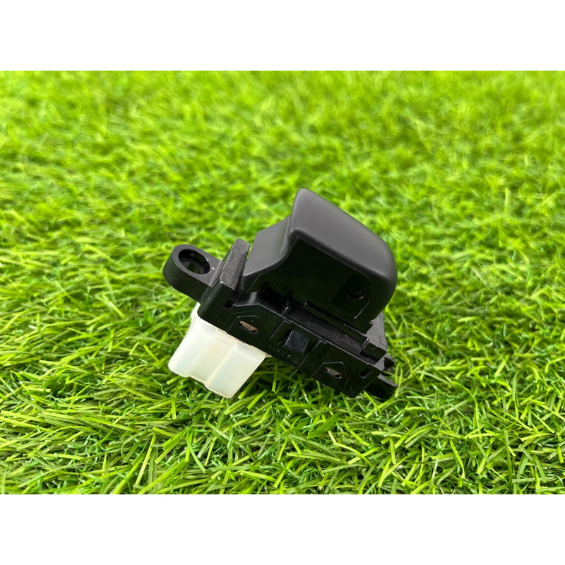 Кнопка стеклоподъемника (электрика / кнопки) Nissan Rogue T32 2020 2.5 25411-4CE0A