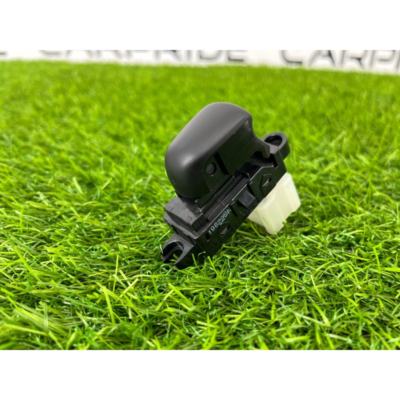 Кнопка стеклоподъемника (электрика / кнопки) Nissan Rogue T32 2020 2.5 25411-4CE0A