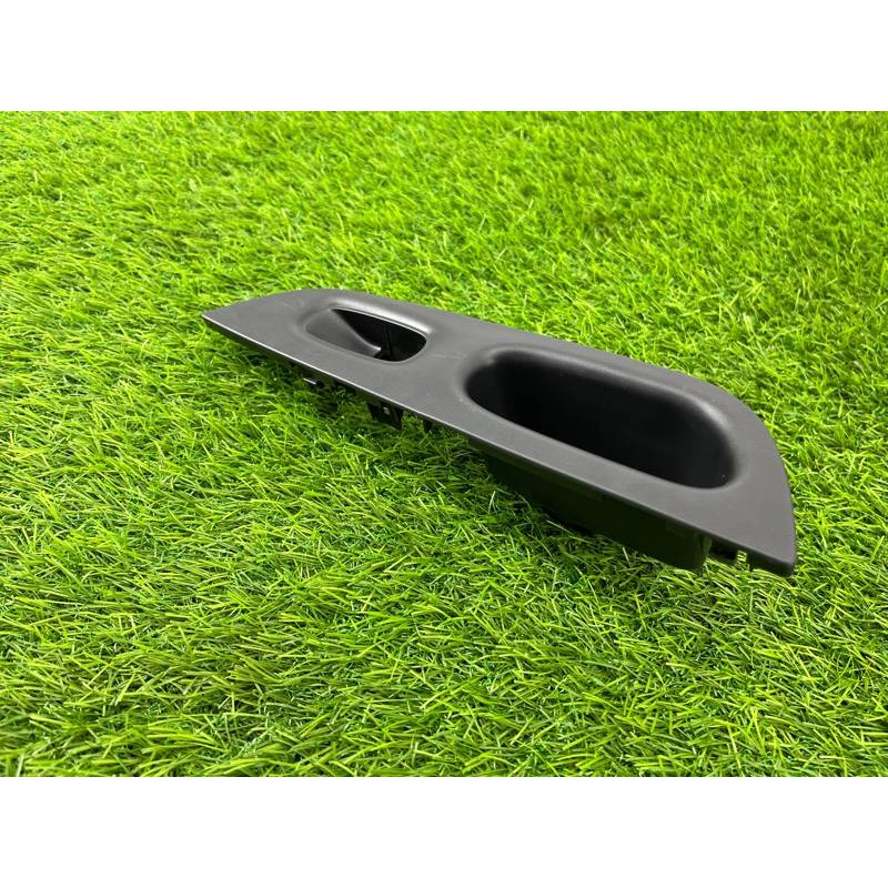 Накладка ручки внутренней (салон) Nissan Rogue T32 2020 2.5 82961-4CE0A