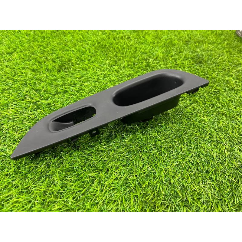 Накладка ручки внутренней (салон) Nissan Rogue T32 2020 2.5 82961-4CE0A