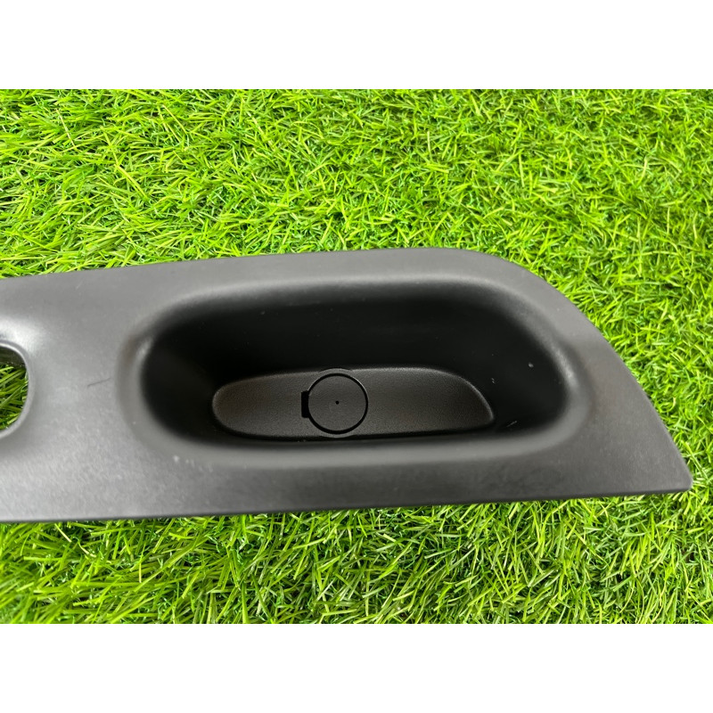 Накладка ручки внутренней (салон) Nissan Rogue T32 2020 2.5 82961-4CE0A