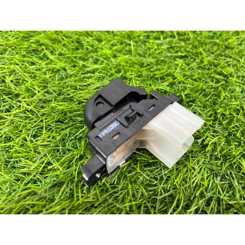 Кнопка стеклоподъемника (электрика / кнопки) Nissan Rogue T32 2020 2.5 254114CE0A