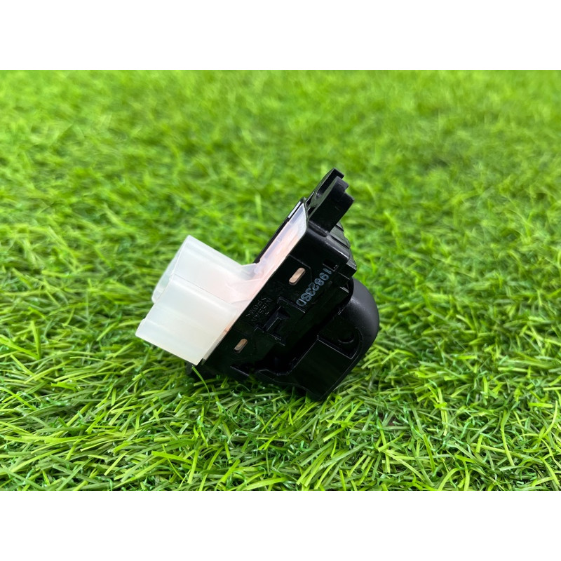 Кнопка стеклоподъемника (электрика / кнопки) Nissan Rogue T32 2020 2.5 254114CE0A