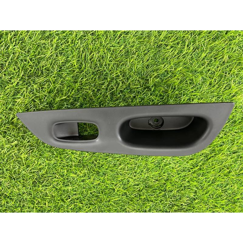 Накладка ручки внутренней (салон) Nissan Rogue T32 2020 2.5 829604ce0a