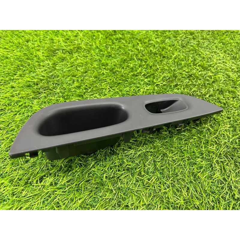 Накладка ручки внутренней (салон) Nissan Rogue T32 2020 2.5 829604ce0a