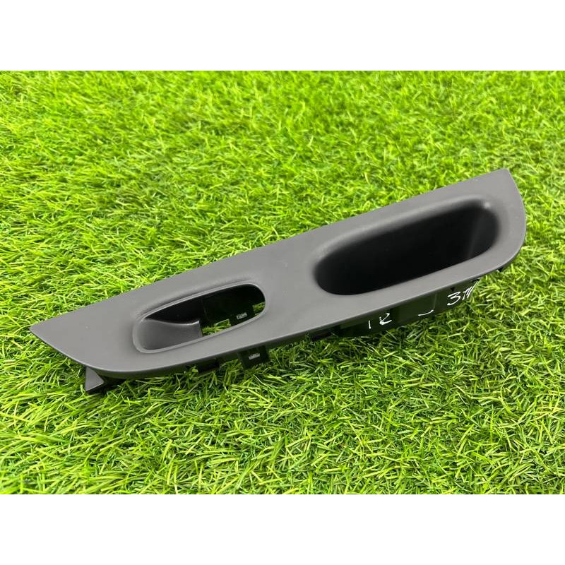 Накладка ручки внутренней (салон) Nissan Rogue T32 2020 2.5 829604ce0a