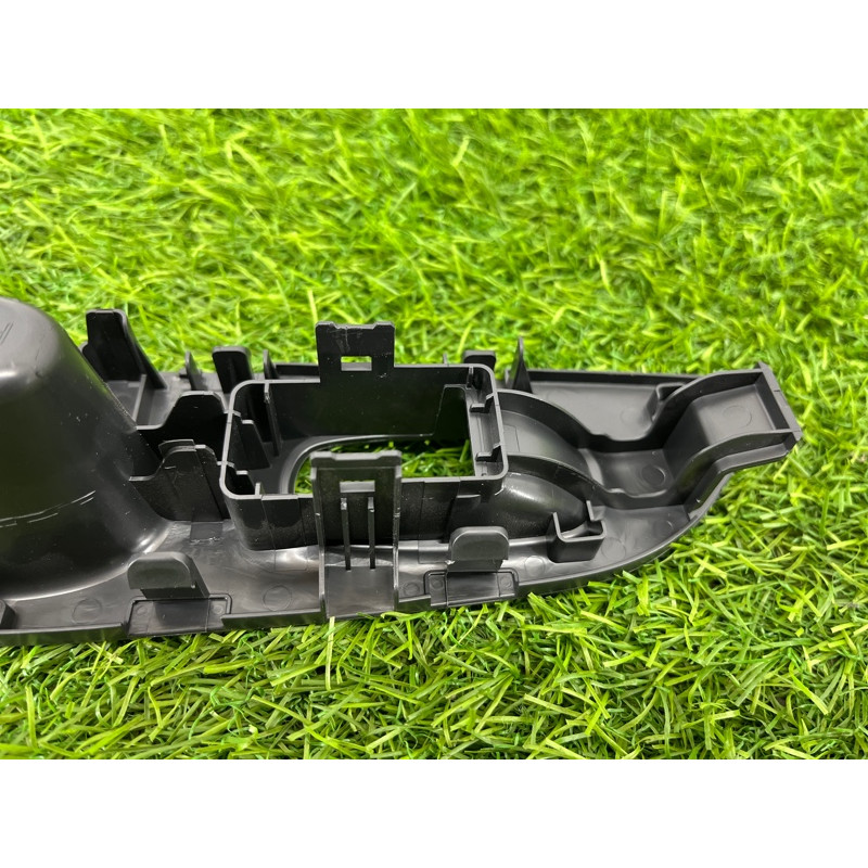 Накладка ручки внутренней (салон) Nissan Rogue T32 2020 2.5 829604ce0a