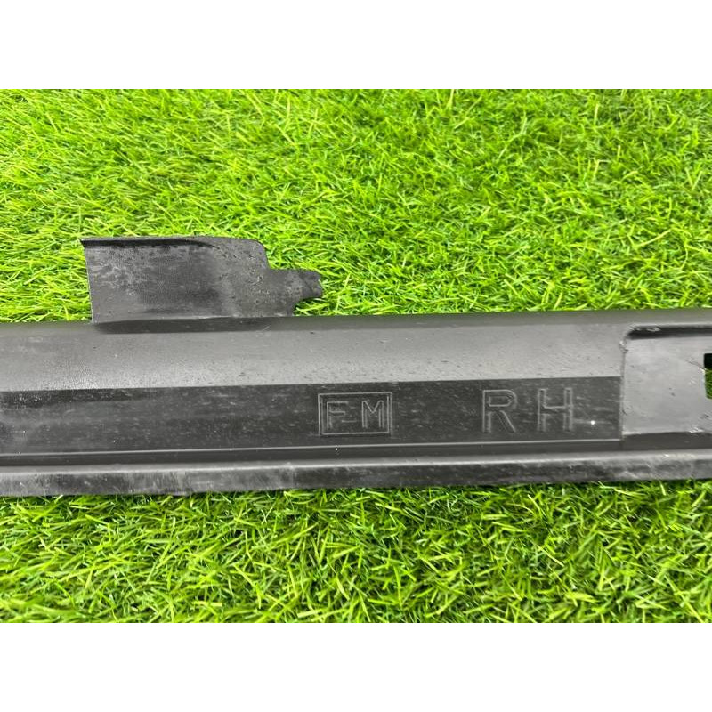 Накладка на поріг (кузов і елементи) Subaru Forester SJ 91112SG161