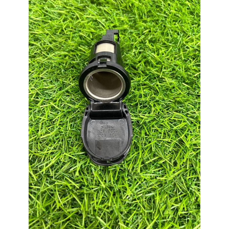 Розетка (электрика) Nissan Rogue T32 2020 2.5 253316FR0A