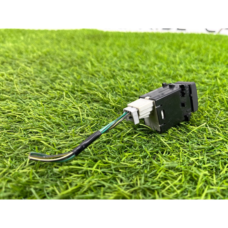 Кнопка открывания крышки багажника (электрика / кнопки) Subaru Legacy BN 2016 2.5 83002AL05A