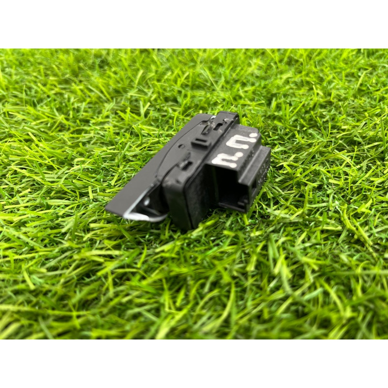 Кнопка блокировки центрального замка (электрика / кнопки) Volkswagen Tiguan 5N 2018 5NA962126WHS