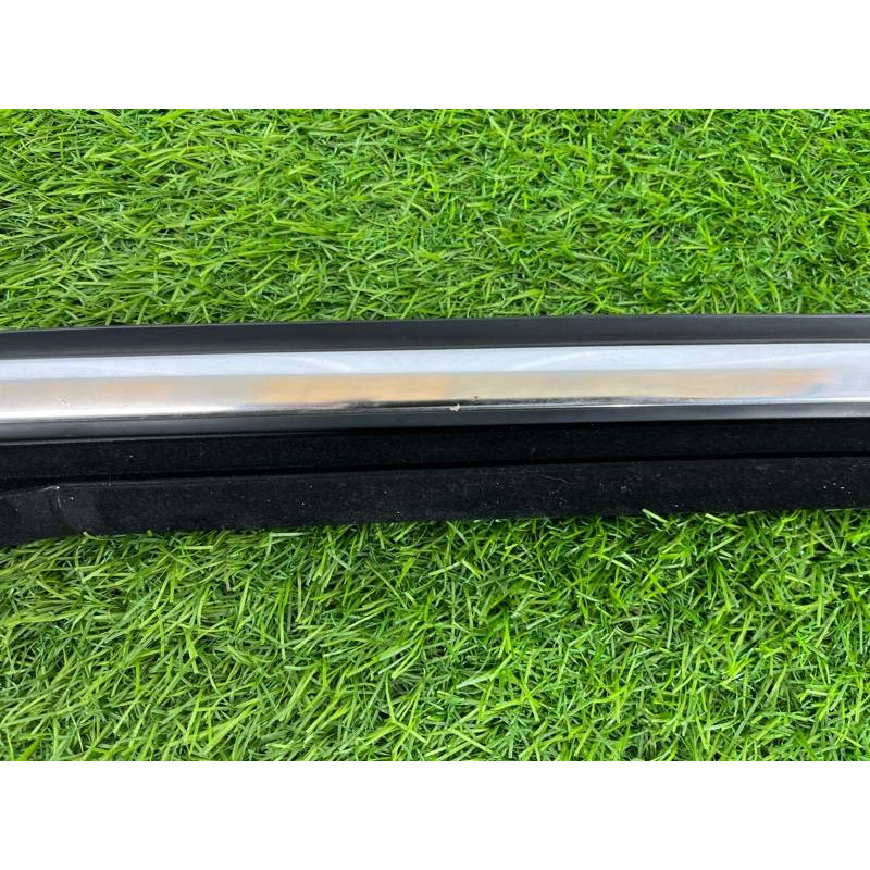 Ущільнювач скла дверей (кузов і елементи) Volkswagen Touareg NF 2013 3.0 TDI CRCA 7P0839431L