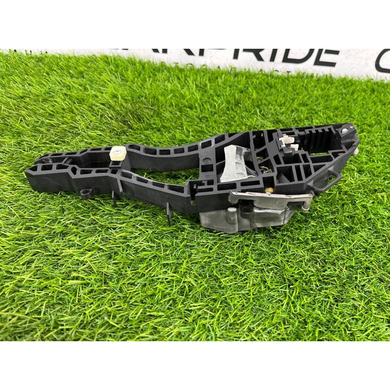 Кронштейн ручки двери (кузов и элементы) BMW 3-series F30 2013 N20B20 51217242567