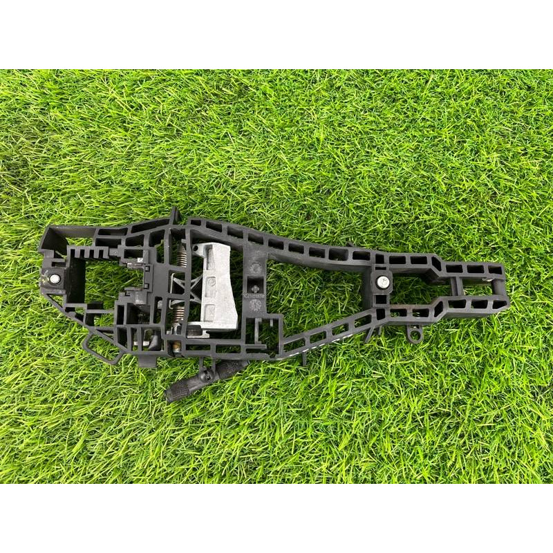 Кронштейн ручки двери (кузов и элементы) BMW 3-series F30 2013 N20B20 51217242568