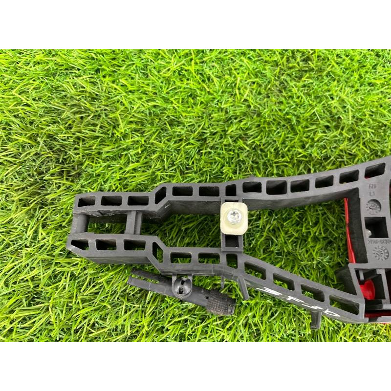 Кронштейн ручки дверей (кузов і елементи) BMW 3-series F30 2013 N26B20 51217242567