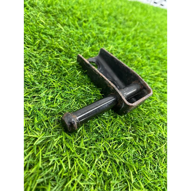 Кронштейн глушителя (выпускная система) Jeep Grand Cherokee WK2 2018 3.6 68040709AC