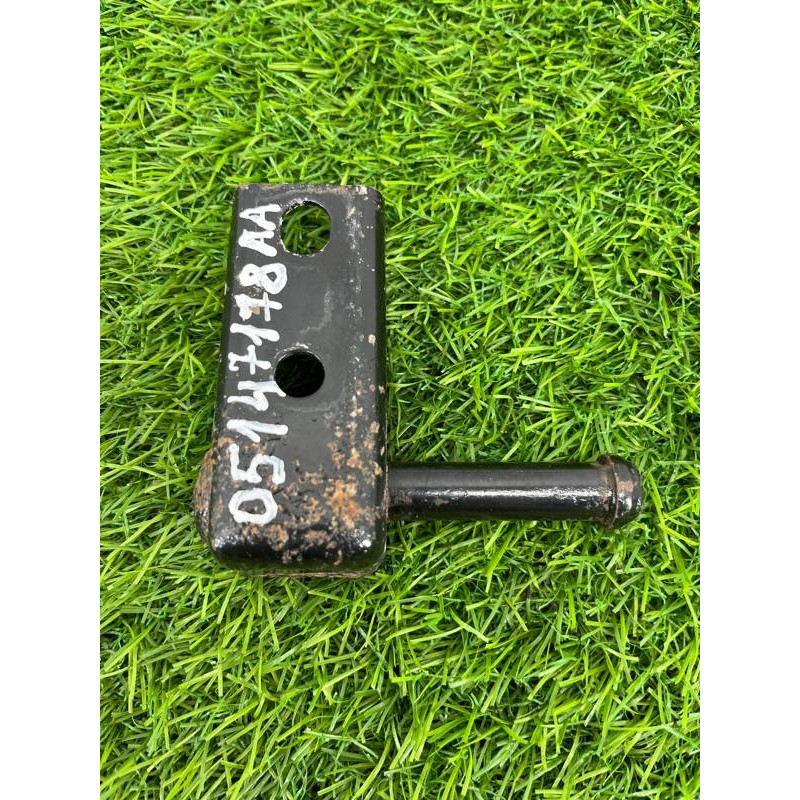 Кронштейн глушителя (выпускная система) Jeep Grand Cherokee WK2 2018 3.6 68040709AC