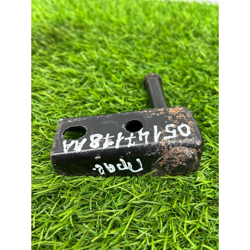 Кронштейн глушителя (выпускная система) Jeep Grand Cherokee WK2 2018 3.6 68040709AC