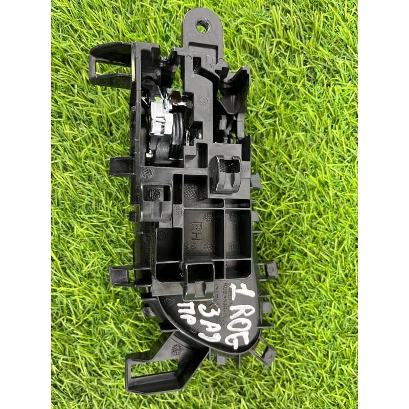 Ручка двери внутренняя (салон) Nissan Rogue T32 2020 2.5 806704BA0A