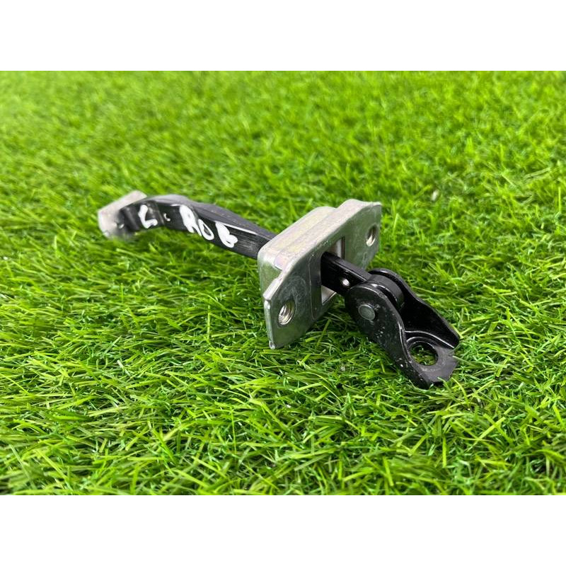 Ограничитель двери (кузов и элементы) Nissan Rogue T32 2020 2.5 824304CL0A