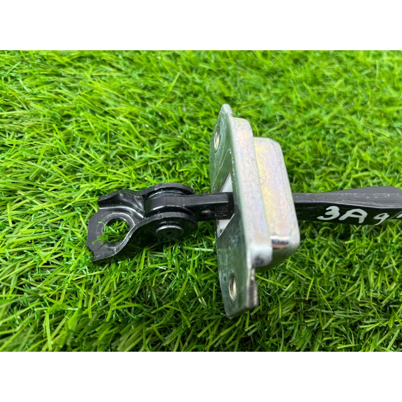 Ограничитель двери (кузов и элементы) Nissan Rogue T32 2020 2.5 824304CL0A