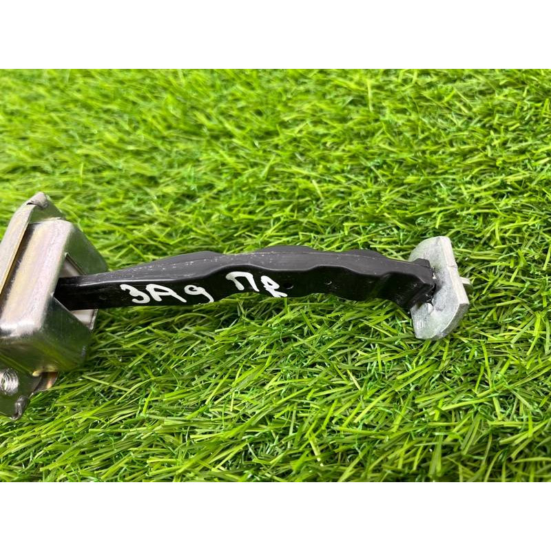 Ограничитель двери (кузов и элементы) Nissan Rogue T32 2020 2.5 824304CL0A