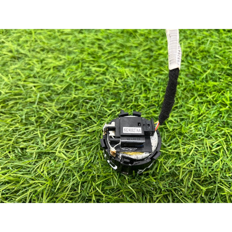 Динамик (электрика) Jeep Grand Cherokee WK2 2018 3.6 68248827AA