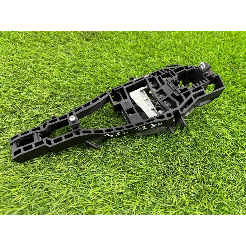 Кронштейн ручки двери (кузов и элементы) BMW 3-series F30 2013 N26B20 51217242568