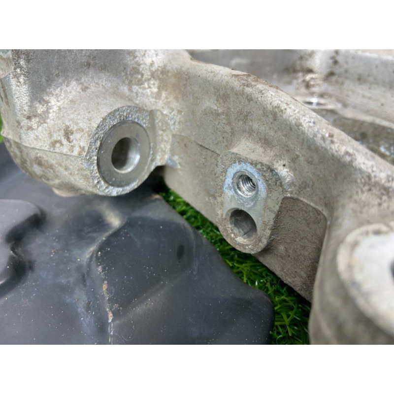 Цапфа подвески (подвеска) Ford Fusion MK5 dg9c5b759a