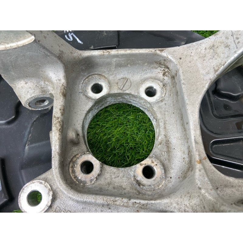 Цапфа подвески (подвеска) Ford Fusion MK5 dg9c5b759a