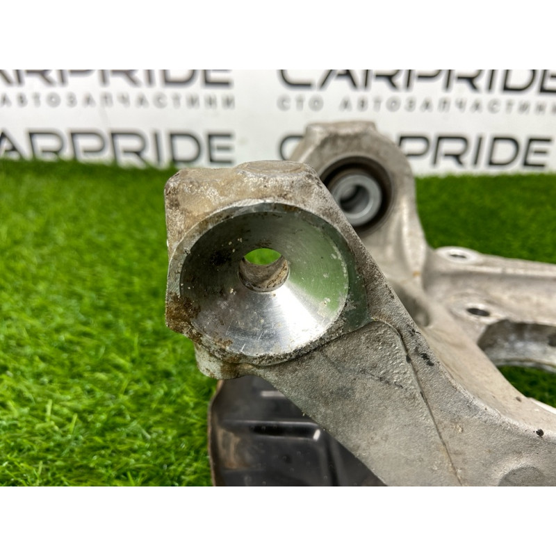 Цапфа подвески (подвеска) Ford Fusion MK5 dg9c5b759a