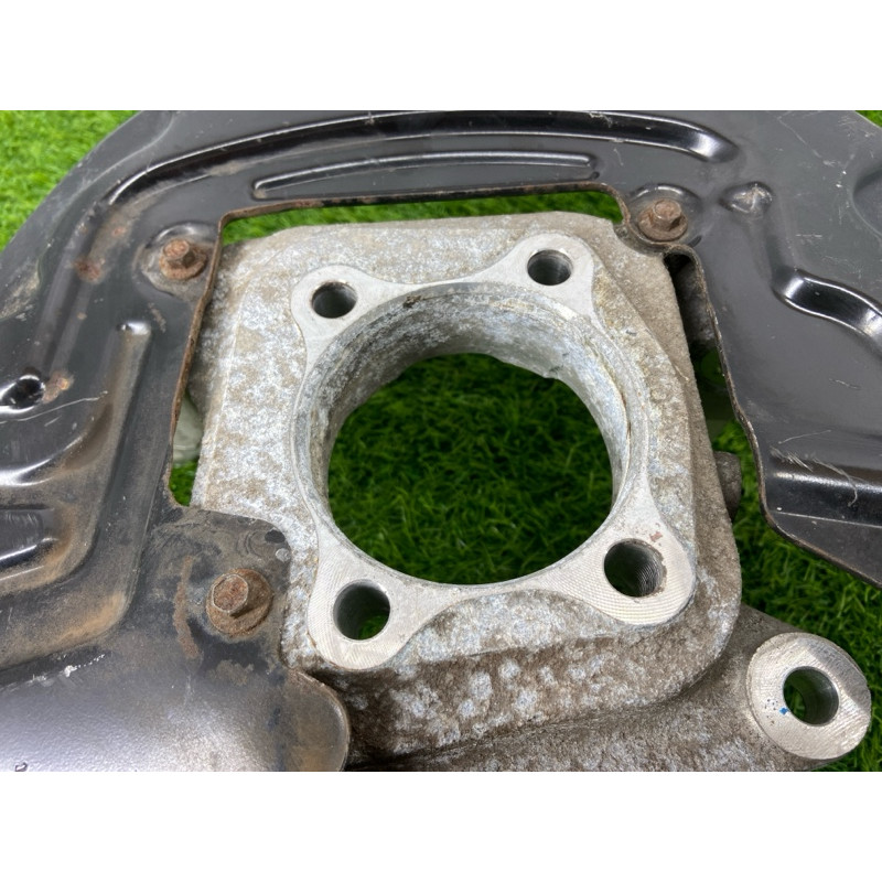 Цапфа подвески (подвеска) Ford Fusion MK5 dg9c5b759a