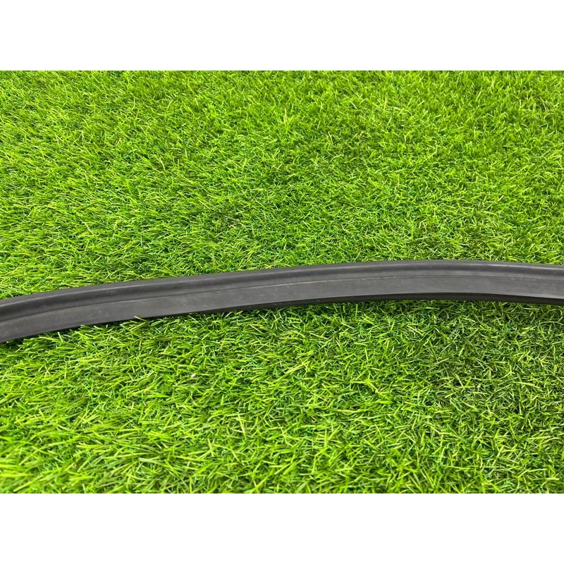 Уплотнитель капота (кузов и элементы) Volkswagen Tiguan 5N 2011 1.4 CAVA 5N0823723B