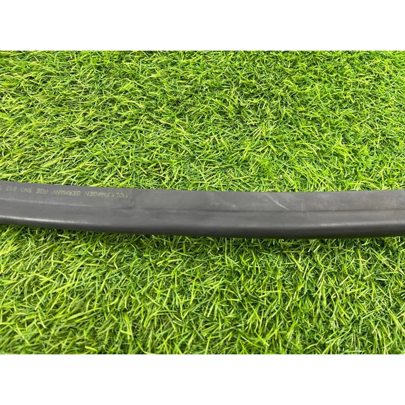 Уплотнитель капота (кузов и элементы) Volkswagen Tiguan 5N 2011 1.4 CAVA 5N0823723B