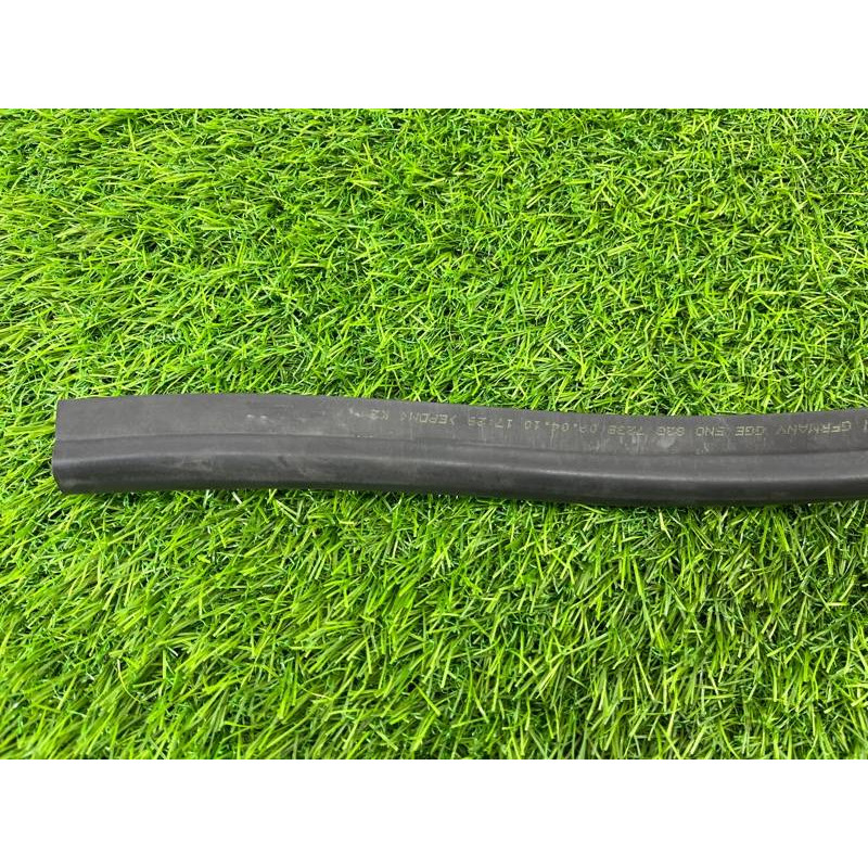 Уплотнитель капота (кузов и элементы) Volkswagen Tiguan 5N 2011 1.4 CAVA 5N0823723B