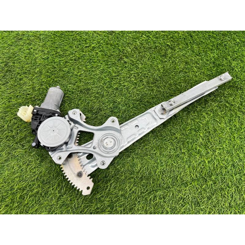 Механизм стеклоподъемника с мотором (кузов и элементы) Nissan Rogue T32 2020 2.5 827204BA2A