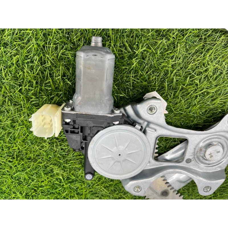 Механизм стеклоподъемника с мотором (кузов и элементы) Nissan Rogue T32 2020 2.5 827204BA2A