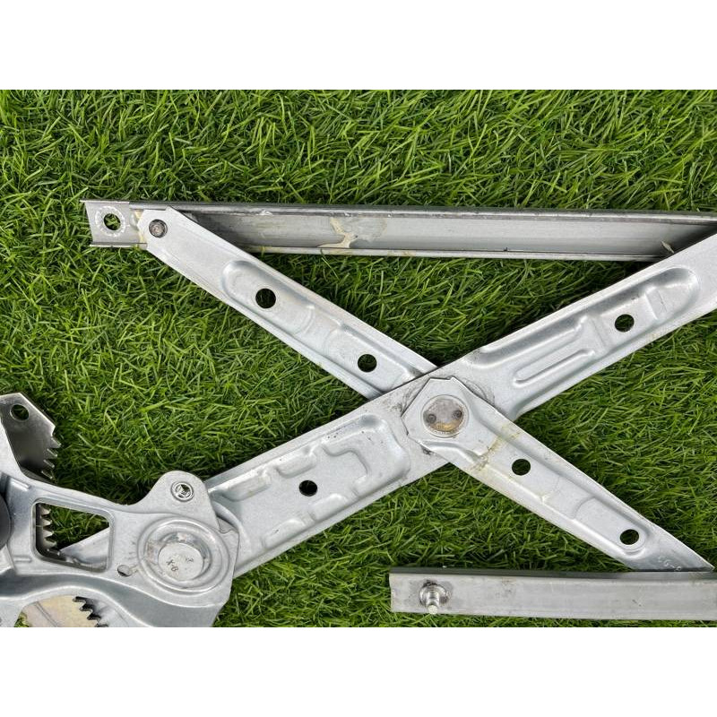 Механизм стеклоподъемника с мотором (кузов и элементы) Nissan Rogue T32 2020 2.5 827204BA2A