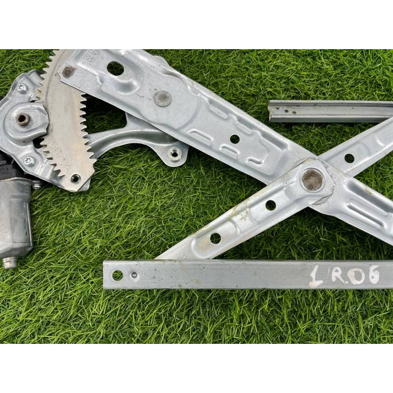 Механизм стеклоподъемника с мотором (кузов и элементы) Nissan Rogue T32 2020 2.5 827204BA2A