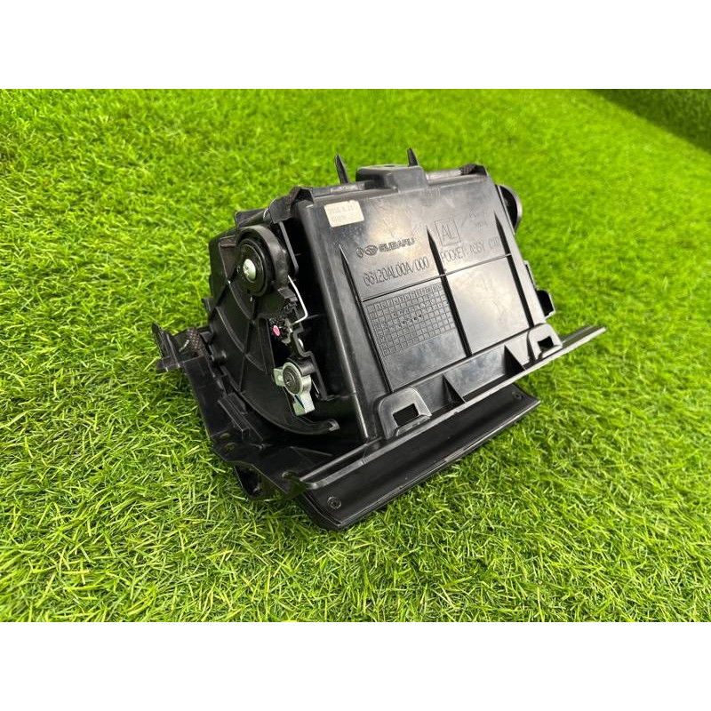 Бардачок центральной консоли (салон) Subaru Legacy BN 2016 2.5 66120al00a