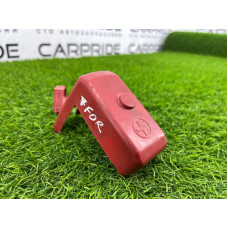 Крышка плюсовой клеммы