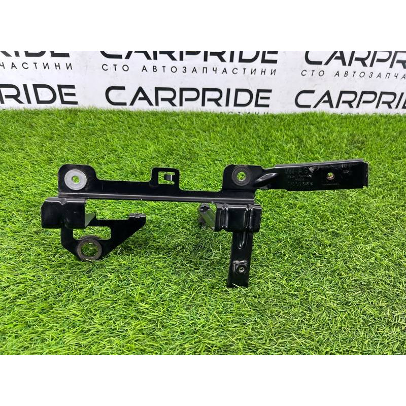 Кронштейн дополнительного насоса ОЖ (кронштейны двигателя) Volkswagen Touareg NF 2013 3.0 TDI CRCA 7P0819545B