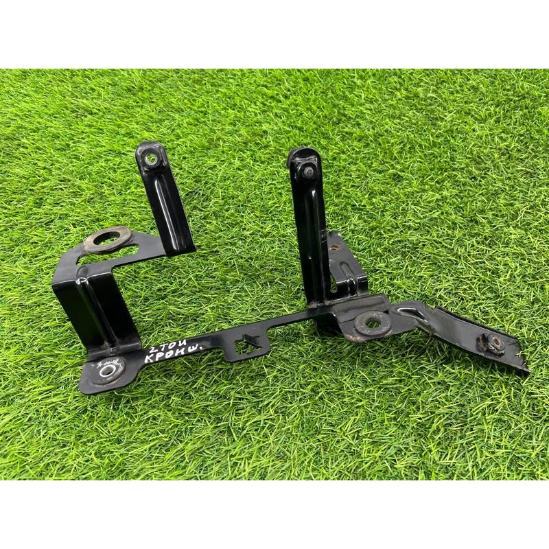 Кронштейн дополнительного насоса ОЖ (кронштейны двигателя) Volkswagen Touareg NF 2013 3.0 TDI CRCA 7P0819545B