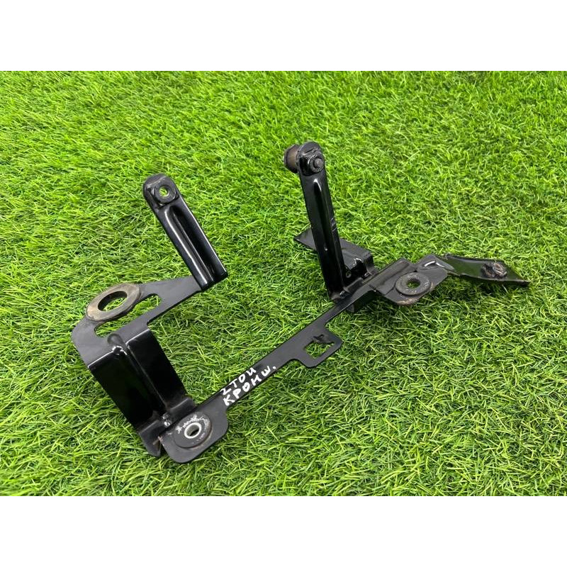 Кронштейн дополнительного насоса ОЖ (кронштейны двигателя) Volkswagen Touareg NF 2013 3.0 TDI CRCA 7P0819545B