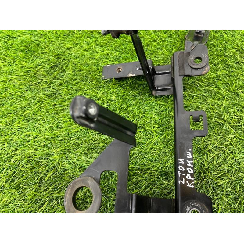 Кронштейн дополнительного насоса ОЖ (кронштейны двигателя) Volkswagen Touareg NF 2013 3.0 TDI CRCA 7P0819545B