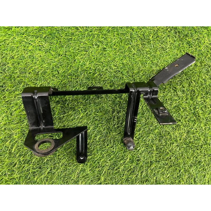 Кронштейн дополнительного насоса ОЖ (кронштейны двигателя) Volkswagen Touareg NF 2013 3.0 TDI CRCA 7P0819545B