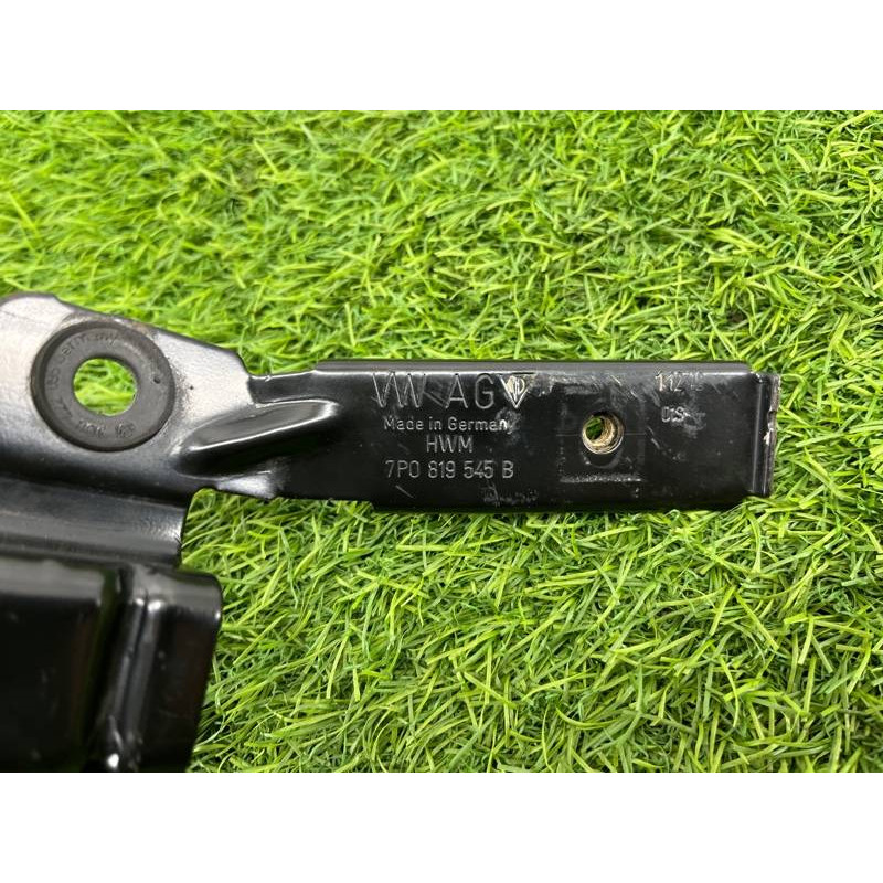 Кронштейн дополнительного насоса ОЖ (кронштейны двигателя) Volkswagen Touareg NF 2013 3.0 TDI CRCA 7P0819545B